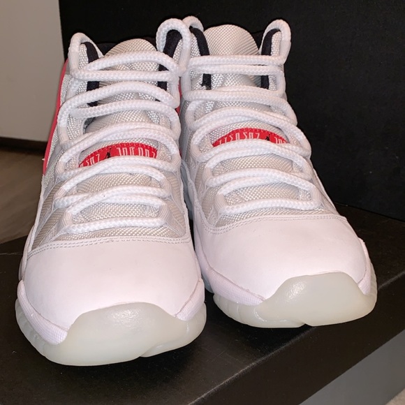 Jordan 11 - Picture 2 of 5